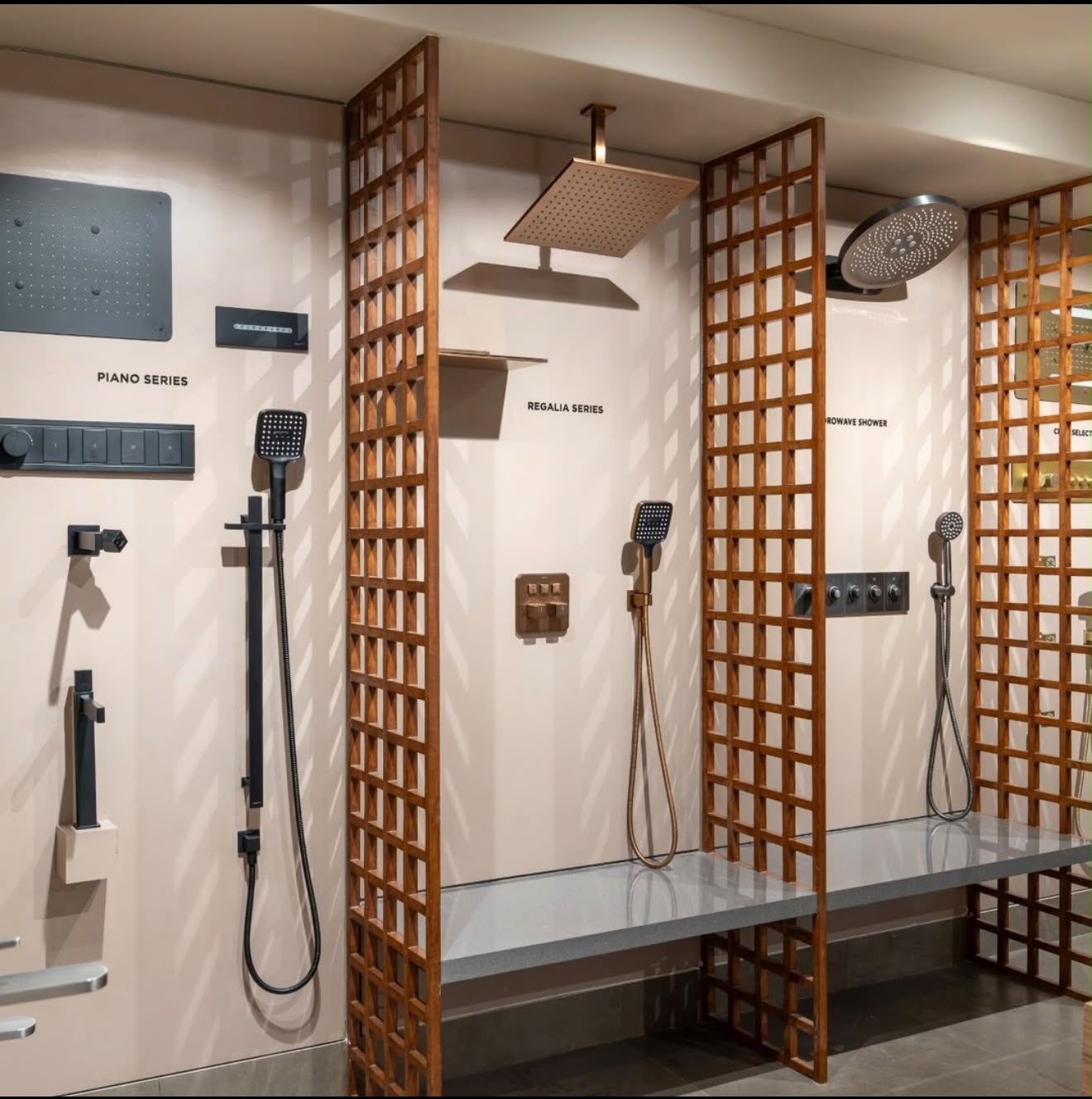 Piano and Regalia Series live thermostatic rain shower display at Gandhidham Gallery